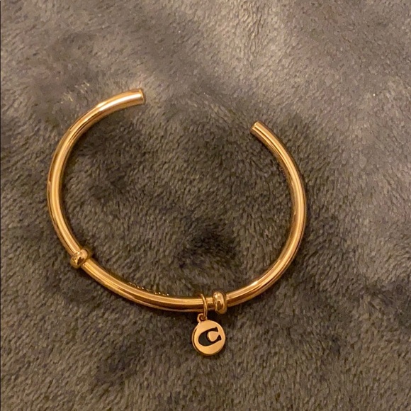 Coach Cuff Set - Picture 3 of 5